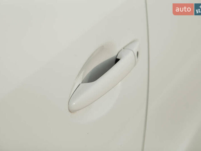 Белый Мазда СХ-5, объемом двигателя 2.2 л и пробегом 232 тыс. км за 13200 $, фото 26 на Automoto.ua