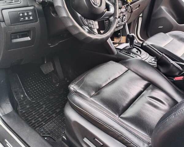 Білий Мазда СХ-5, об'ємом двигуна 2.2 л та пробігом 236 тис. км за 13800 $, фото 3 на Automoto.ua