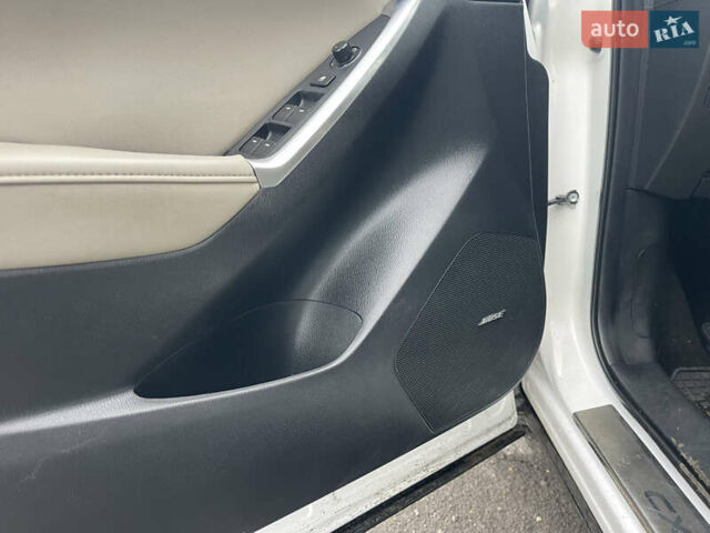 Белый Мазда СХ-5, объемом двигателя 2.2 л и пробегом 228 тыс. км за 13900 $, фото 8 на Automoto.ua