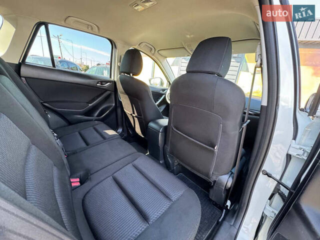 Белый Мазда СХ-5, объемом двигателя 2.2 л и пробегом 290 тыс. км за 9900 $, фото 43 на Automoto.ua