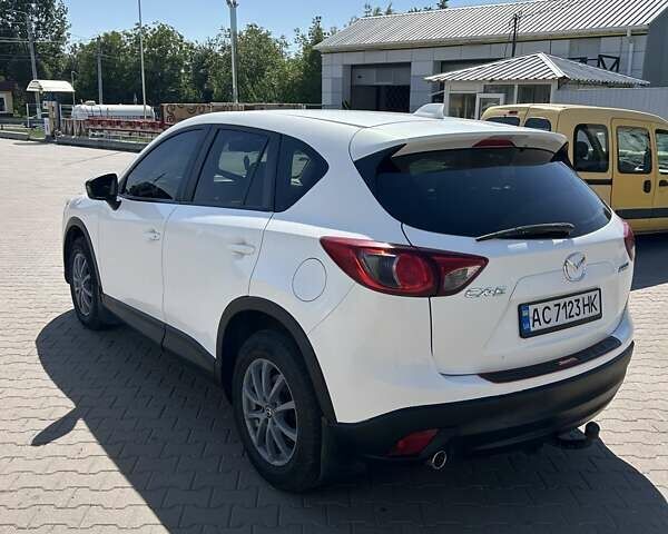 Белый Мазда СХ-5, объемом двигателя 2.2 л и пробегом 327 тыс. км за 12500 $, фото 9 на Automoto.ua