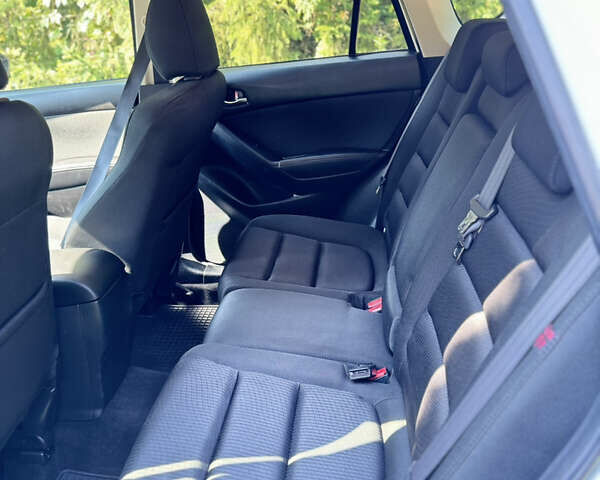 Білий Мазда СХ-5, об'ємом двигуна 2.2 л та пробігом 300 тис. км за 14300 $, фото 17 на Automoto.ua