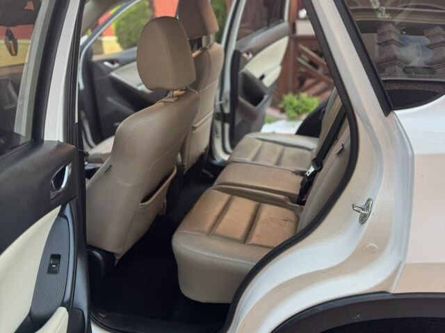 Белый Мазда СХ-5, объемом двигателя 2.2 л и пробегом 224 тыс. км за 12500 $, фото 7 на Automoto.ua