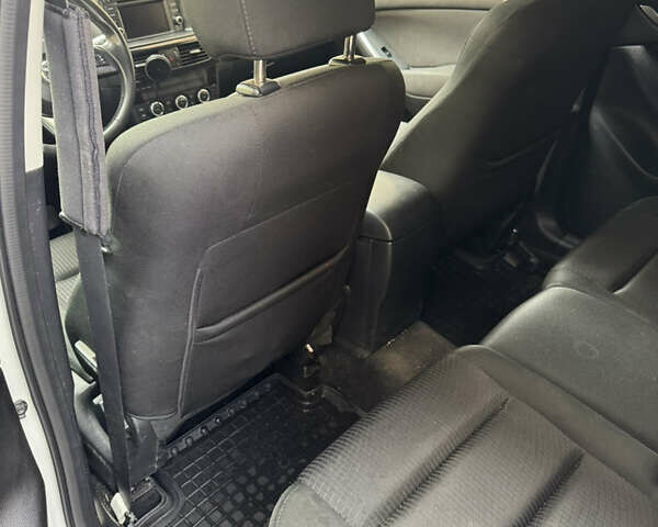 Мазда СХ-5 2013 у Вінниці на Automoto.ua Білий Мазда СХ-5, об'ємом двигуна 2.2 л та пробігом 276 тис. км за 11200 $, фото 4 на Automoto.ua