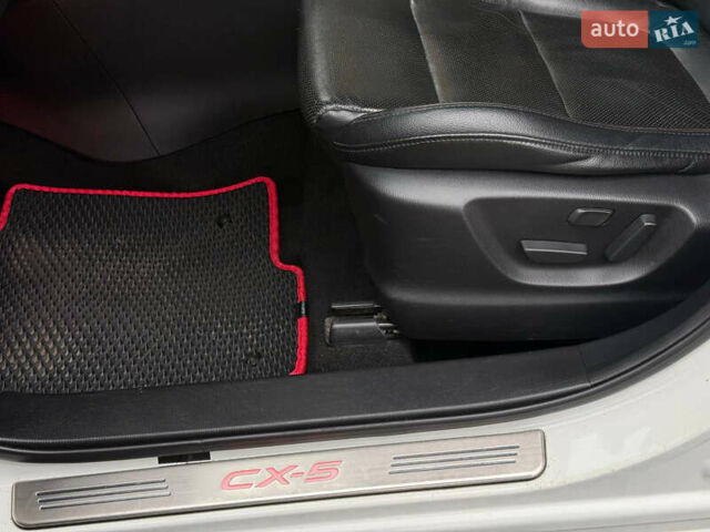 Белый Мазда СХ-5, объемом двигателя 2.2 л и пробегом 171 тыс. км за 15450 $, фото 34 на Automoto.ua