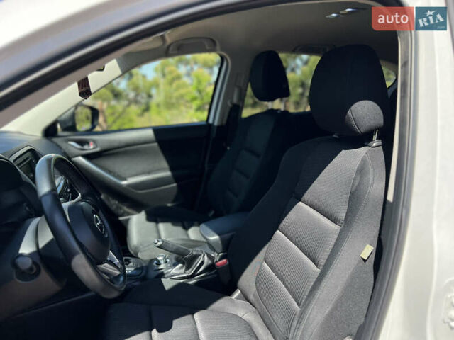 Белый Мазда СХ-5, объемом двигателя 2.19 л и пробегом 175 тыс. км за 13500 $, фото 67 на Automoto.ua