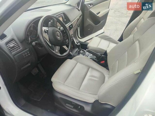 Мазда СХ-5 2013 в Бару на Automoto.ua Белый Мазда СХ-5, объемом двигателя 2.2 л и пробегом 175 тыс. км за 14000 $, фото 8 на Automoto.ua
