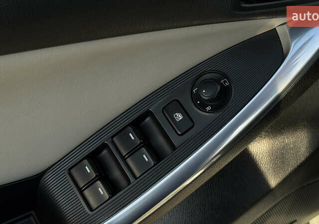 Белый Мазда СХ-5, объемом двигателя 2.2 л и пробегом 231 тыс. км за 13450 $, фото 31 на Automoto.ua