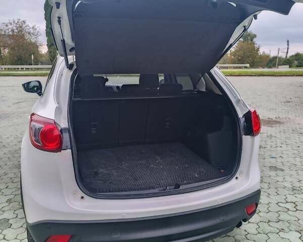 Білий Мазда СХ-5, об'ємом двигуна 2.19 л та пробігом 231 тис. км за 14000 $, фото 2 на Automoto.ua