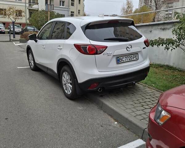 Белый Мазда СХ-5, объемом двигателя 2.19 л и пробегом 242 тыс. км за 13300 $, фото 2 на Automoto.ua