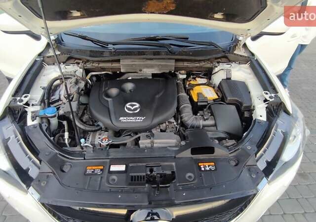 Белый Мазда СХ-5, объемом двигателя 2.2 л и пробегом 243 тыс. км за 12800 $, фото 5 на Automoto.ua