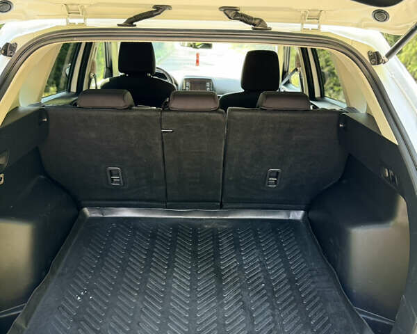 Білий Мазда СХ-5, об'ємом двигуна 2.2 л та пробігом 300 тис. км за 14300 $, фото 13 на Automoto.ua