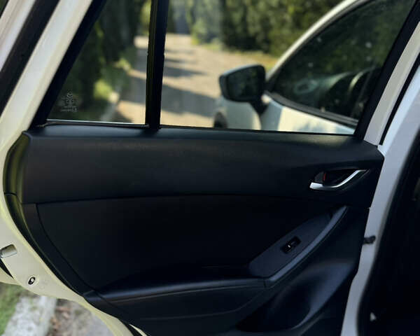 Білий Мазда СХ-5, об'ємом двигуна 2.2 л та пробігом 300 тис. км за 14300 $, фото 11 на Automoto.ua