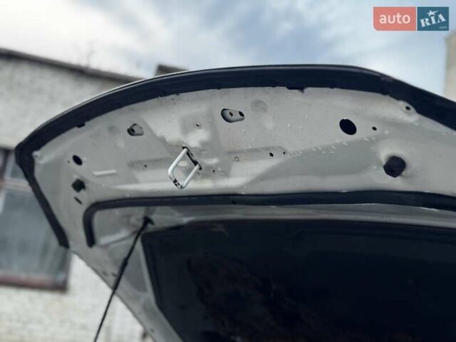 Білий Мазда СХ-5, об'ємом двигуна 2.19 л та пробігом 239 тис. км за 13490 $, фото 57 на Automoto.ua