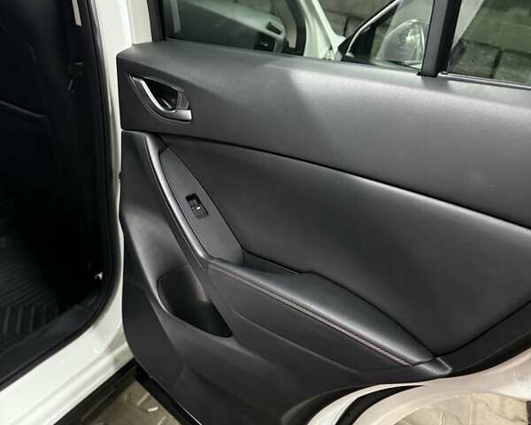 Белый Мазда СХ-5, объемом двигателя 2.19 л и пробегом 155 тыс. км за 17000 $, фото 22 на Automoto.ua