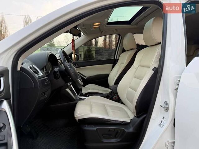 Белый Мазда СХ-5, объемом двигателя 2.2 л и пробегом 193 тыс. км за 15800 $, фото 5 на Automoto.ua