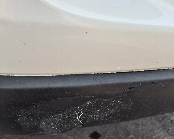 Белый Мазда СХ-5, объемом двигателя 2 л и пробегом 206 тыс. км за 15000 $, фото 2 на Automoto.ua