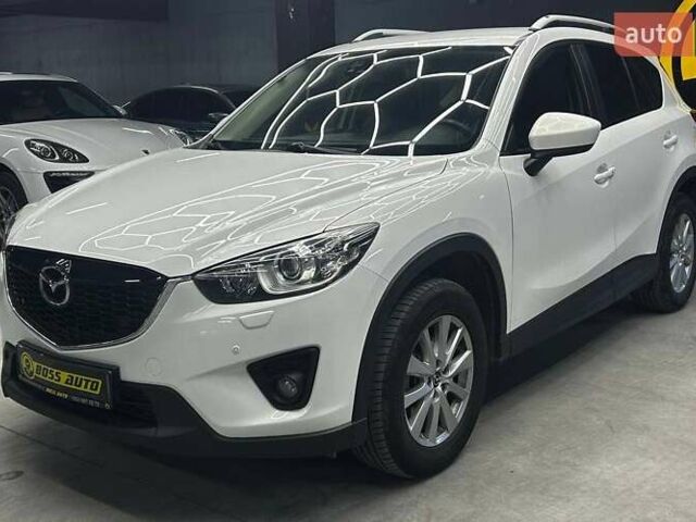 Белый Мазда СХ-5, объемом двигателя 2.19 л и пробегом 267 тыс. км за 15300 $, фото 2 на Automoto.ua