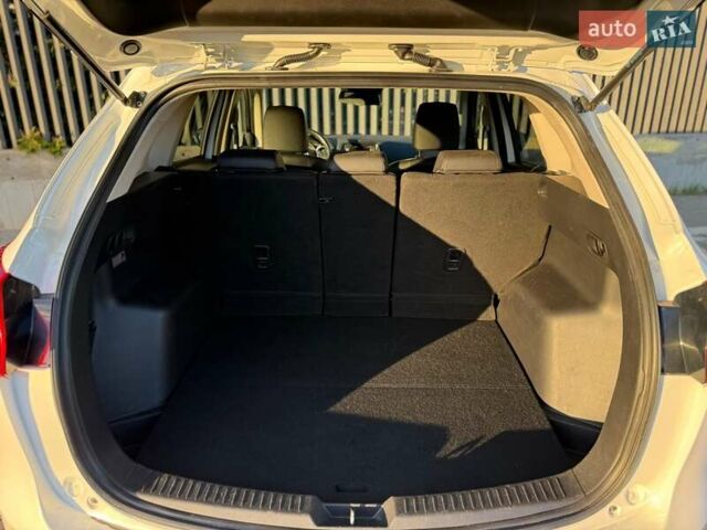 Мазда СХ-5 2014 в Луцке на Automoto.ua Белый Мазда СХ-5, объемом двигателя 2.2 л и пробегом 216 тыс. км за 13799 $, фото 29 на Automoto.ua