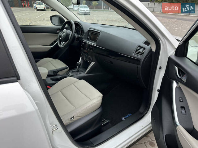 Белый Мазда СХ-5, объемом двигателя 2.5 л и пробегом 249 тыс. км за 12500 $, фото 9 на Automoto.ua