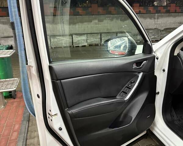 Белый Мазда СХ-5, объемом двигателя 2.19 л и пробегом 155 тыс. км за 17000 $, фото 15 на Automoto.ua