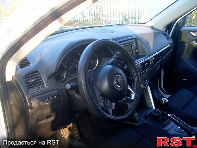 Білий Мазда СХ-5, об'ємом двигуна 2.2 л та пробігом 203 тис. км за 14800 $, фото 4 на Automoto.ua