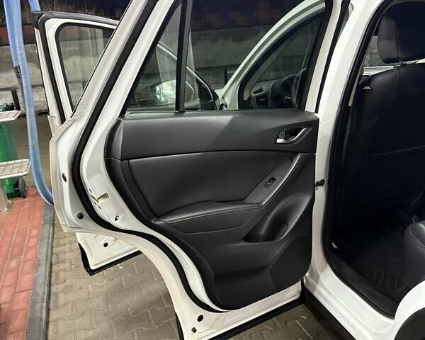 Белый Мазда СХ-5, объемом двигателя 2.19 л и пробегом 155 тыс. км за 17000 $, фото 12 на Automoto.ua