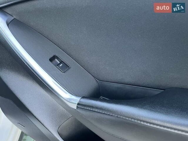 Белый Мазда СХ-5, объемом двигателя 2.19 л и пробегом 225 тыс. км за 13399 $, фото 90 на Automoto.ua