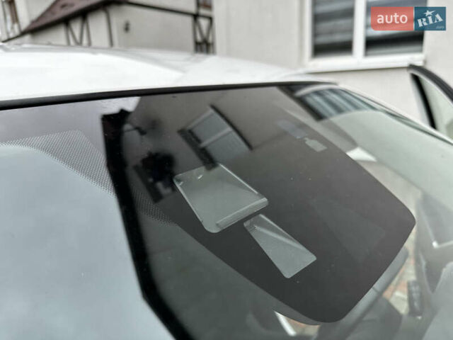 Белый Мазда СХ-5, объемом двигателя 2.19 л и пробегом 295 тыс. км за 12999 $, фото 17 на Automoto.ua