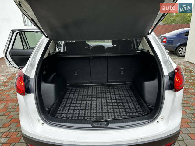 Белый Мазда СХ-5, объемом двигателя 2.19 л и пробегом 295 тыс. км за 12999 $, фото 20 на Automoto.ua