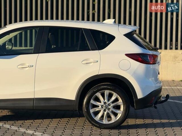Мазда СХ-5 2014 в Луцке на Automoto.ua Белый Мазда СХ-5, объемом двигателя 2.2 л и пробегом 216 тыс. км за 13799 $, фото 4 на Automoto.ua