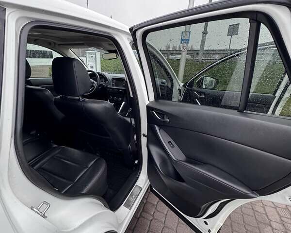 Белый Мазда СХ-5, объемом двигателя 2.5 л и пробегом 218 тыс. км за 14500 $, фото 9 на Automoto.ua