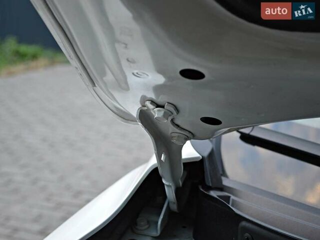 Білий Мазда СХ-5, об'ємом двигуна 2.19 л та пробігом 193 тис. км за 15900 $, фото 43 на Automoto.ua
