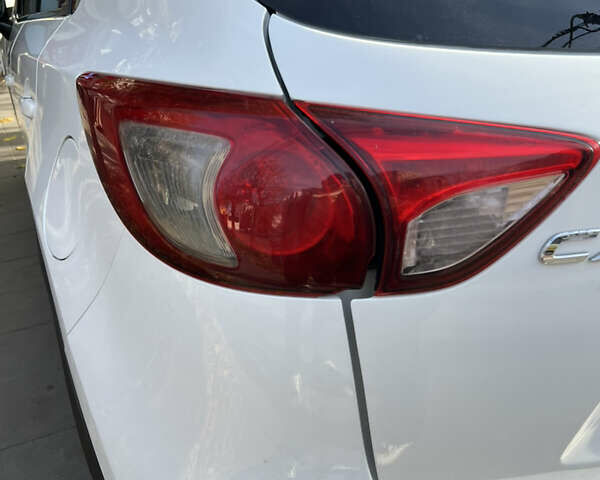 Білий Мазда СХ-5, об'ємом двигуна 2.5 л та пробігом 199 тис. км за 15349 $, фото 4 на Automoto.ua