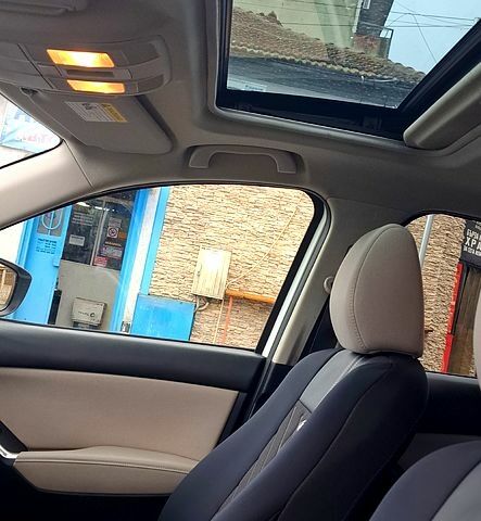 Белый Мазда СХ-5, объемом двигателя 2.5 л и пробегом 192 тыс. км за 13500 $, фото 10 на Automoto.ua