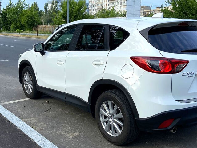 Белый Мазда СХ-5, объемом двигателя 2.2 л и пробегом 165 тыс. км за 13300 $, фото 3 на Automoto.ua