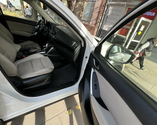 Білий Мазда СХ-5, об'ємом двигуна 2.5 л та пробігом 199 тис. км за 15349 $, фото 17 на Automoto.ua