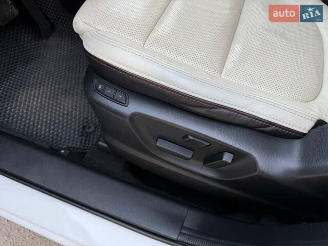 Белый Мазда СХ-5, объемом двигателя 2.2 л и пробегом 193 тыс. км за 15800 $, фото 11 на Automoto.ua