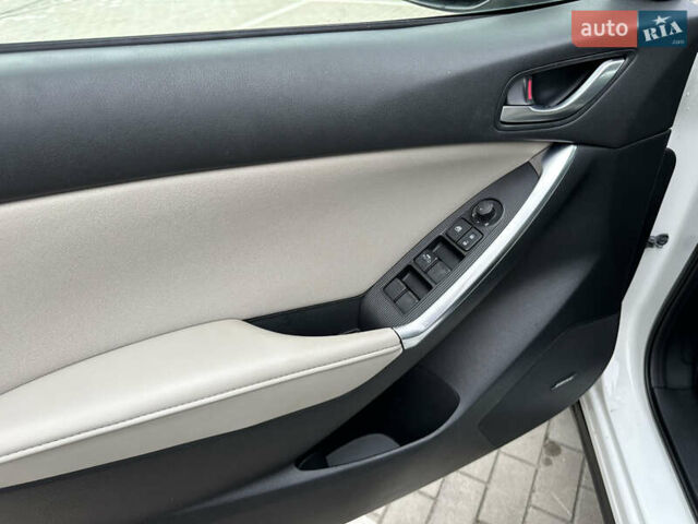 Белый Мазда СХ-5, объемом двигателя 2.5 л и пробегом 249 тыс. км за 12500 $, фото 12 на Automoto.ua
