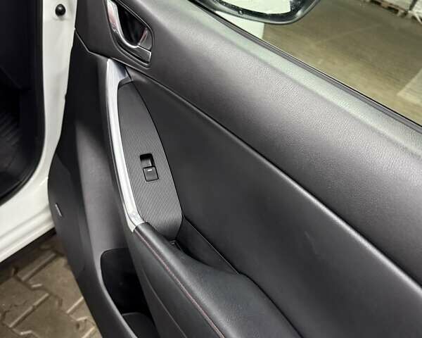 Белый Мазда СХ-5, объемом двигателя 2.19 л и пробегом 155 тыс. км за 17000 $, фото 26 на Automoto.ua