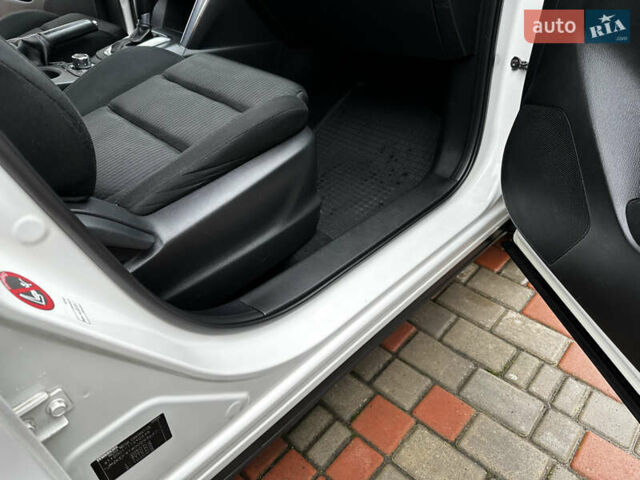 Белый Мазда СХ-5, объемом двигателя 2.19 л и пробегом 295 тыс. км за 12999 $, фото 26 на Automoto.ua