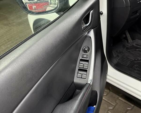 Белый Мазда СХ-5, объемом двигателя 2.19 л и пробегом 155 тыс. км за 17000 $, фото 14 на Automoto.ua