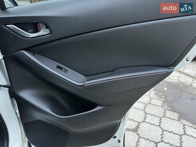 Білий Мазда СХ-5, об'ємом двигуна 2.2 л та пробігом 235 тис. км за 14500 $, фото 21 на Automoto.ua