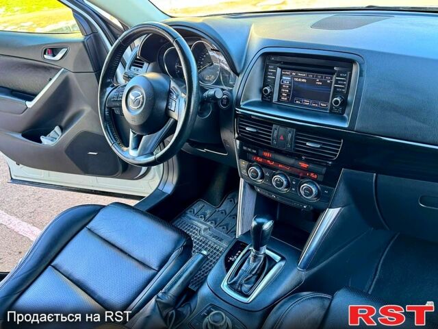 Белый Мазда СХ-5, объемом двигателя 22 л и пробегом 183 тыс. км за 13950 $, фото 10 на Automoto.ua