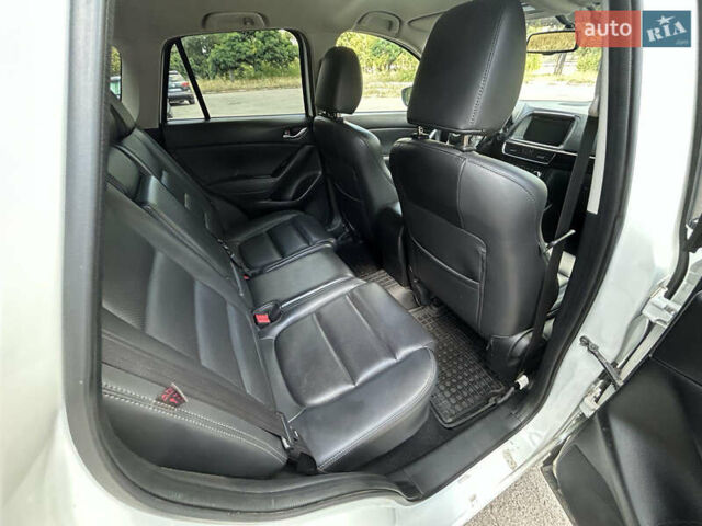 Мазда СХ-5 2015 в Днепре (Днепропетровске) на Automoto.ua Белый Мазда СХ-5, объемом двигателя 2.19 л и пробегом 122 тыс. км за 16500 $, фото 11 на Automoto.ua