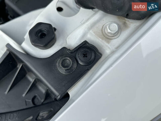 Білий Мазда СХ-5, об'ємом двигуна 2.2 л та пробігом 211 тис. км за 16500 $, фото 73 на Automoto.ua