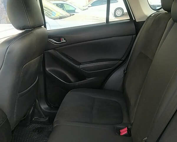 Белый Мазда СХ-5, объемом двигателя 2.49 л и пробегом 130 тыс. км за 13000 $, фото 10 на Automoto.ua