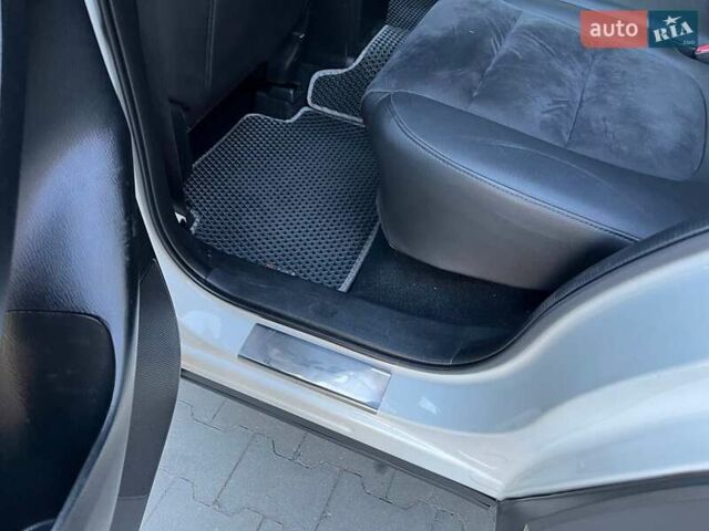 Мазда СХ-5 2015 в Казатине на Automoto.ua Белый Мазда СХ-5, объемом двигателя 2 л и пробегом 276 тыс. км за 15400 $, фото 41 на Automoto.ua