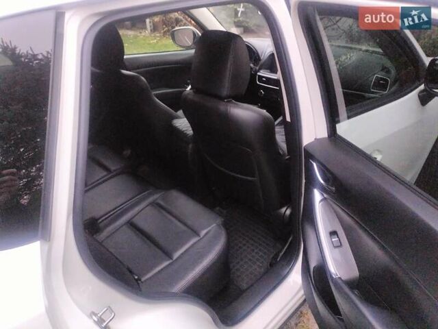 Белый Мазда СХ-5, объемом двигателя 2.5 л и пробегом 167 тыс. км за 14999 $, фото 24 на Automoto.ua