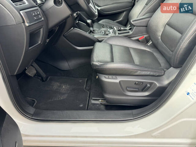 Белый Мазда СХ-5, объемом двигателя 2.2 л и пробегом 200 тыс. км за 16554 $, фото 27 на Automoto.ua